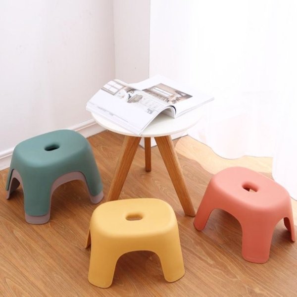 Household Outdoor Kids Party Plastic Chair   random graphic